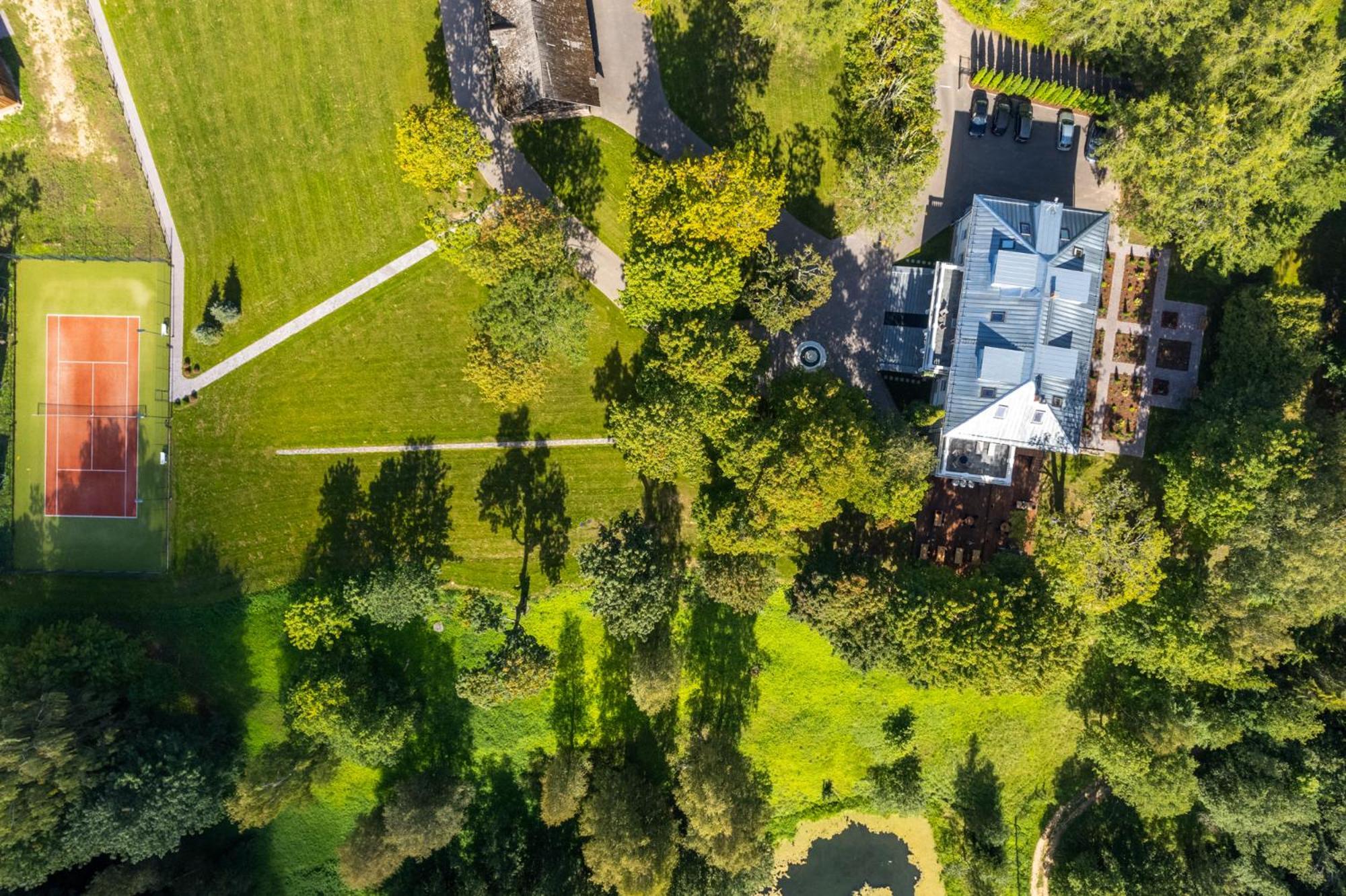 The Manor Sports & Spa Torva Exterior foto