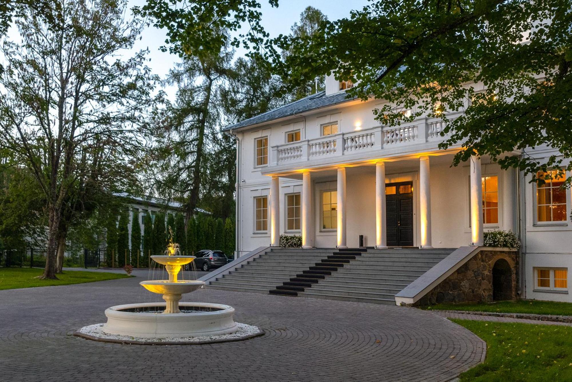 The Manor Sports & Spa Torva Exterior foto