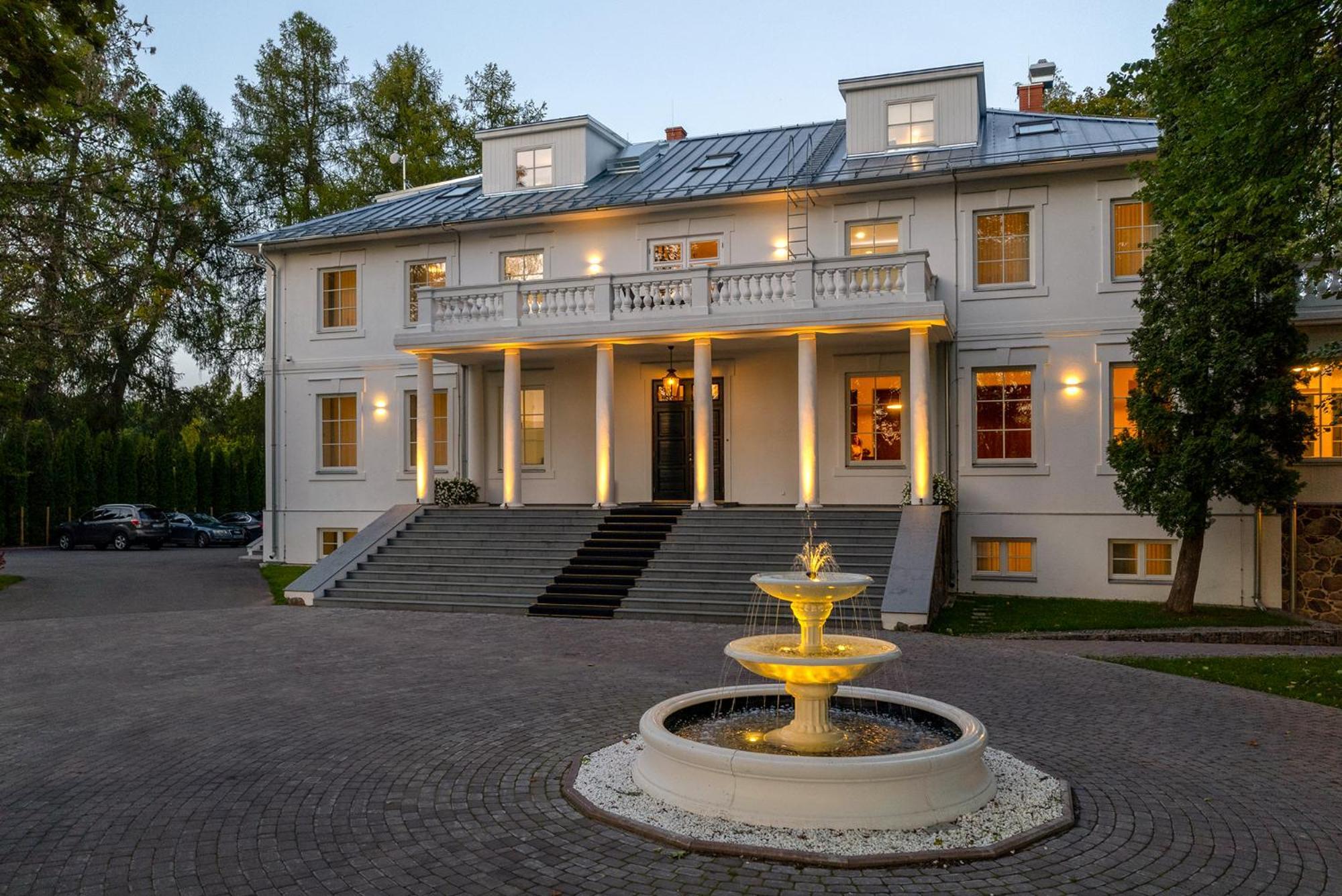 The Manor Sports & Spa Torva Exterior foto